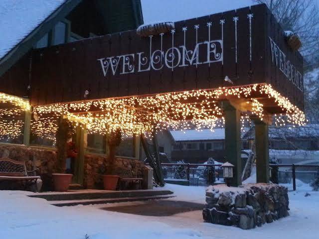Twin peaks lodge & hot springs