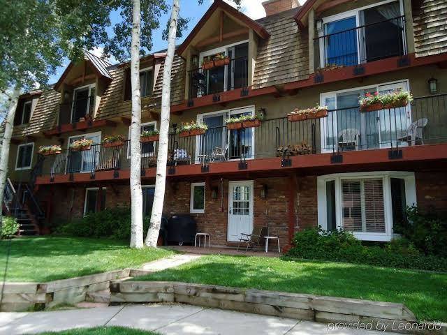 Chateau blanc condominiums