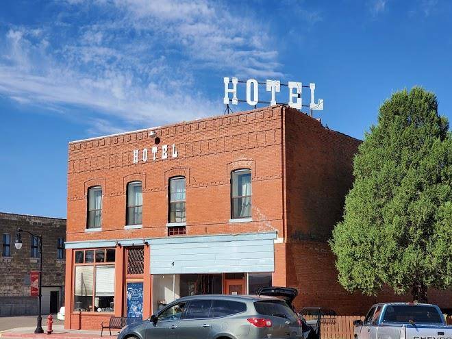 Holly Inn Suites Image