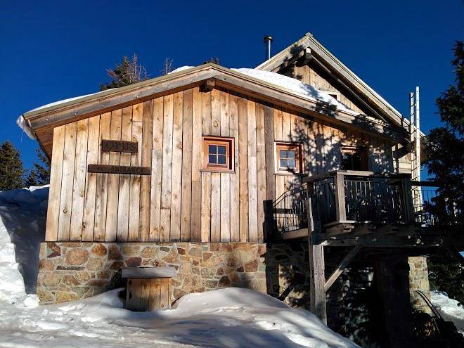 Opus hut