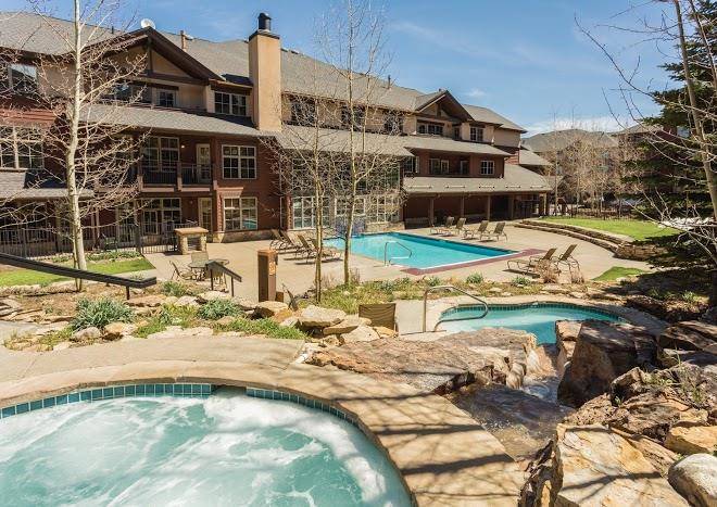 Grand timber lodge