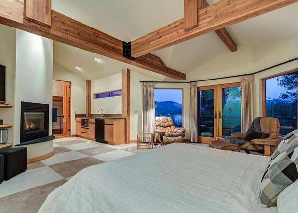 Lookout on christie lane by pinnacle lodging