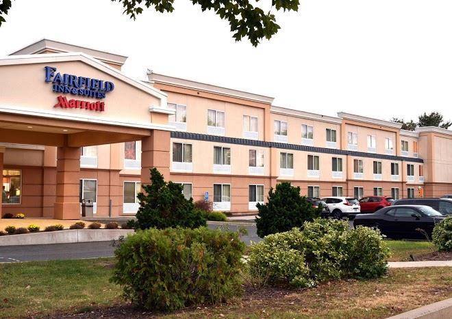 Fairfield inn & suites by marriott hartford airport