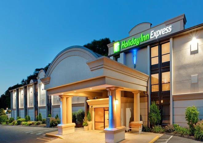 Holiday Inn Express Southington Image