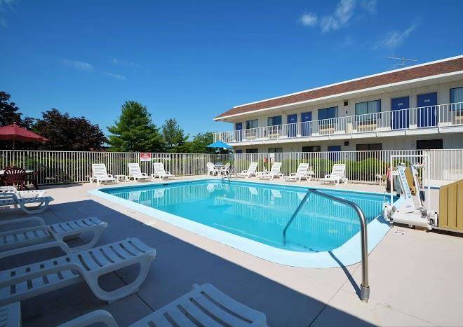 Motel 6 windsor locks ct hartford