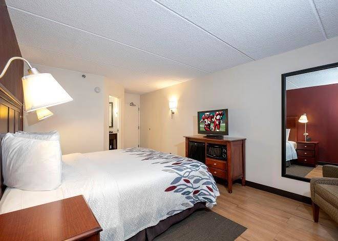 Red roof inn meriden