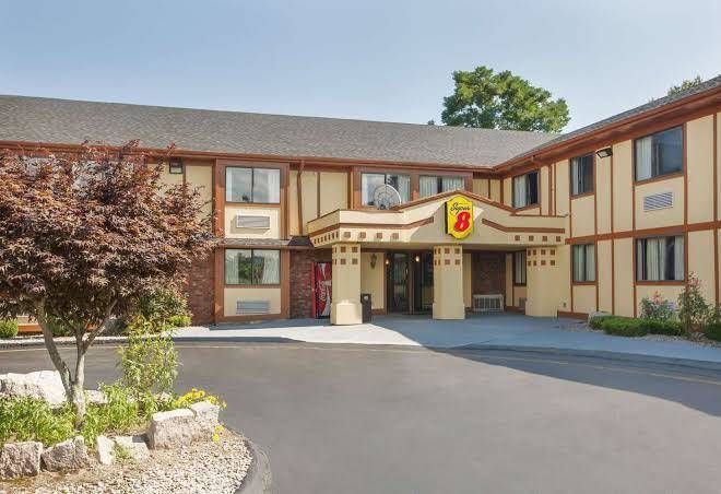 Super 8 By Wyndham West Haven Image