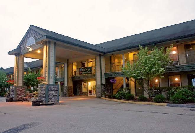 Hilltop Inn & Suites Image