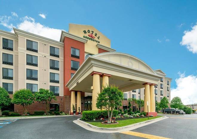 Hotel arboretum