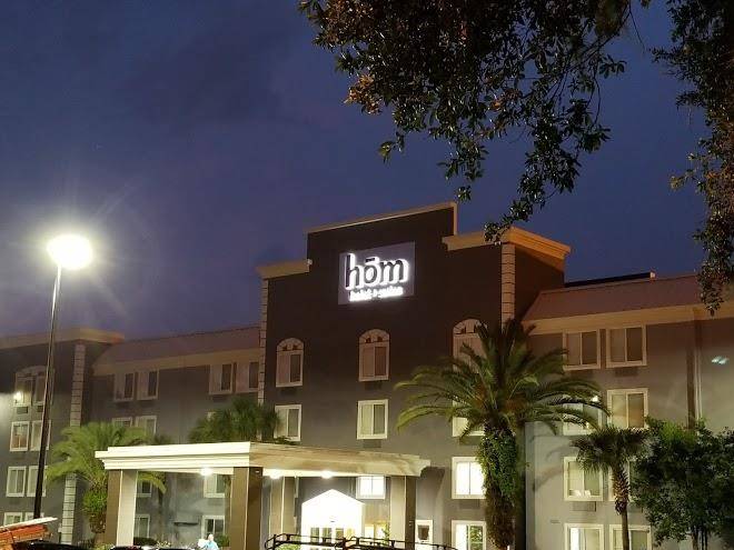 Hom hotel suites
