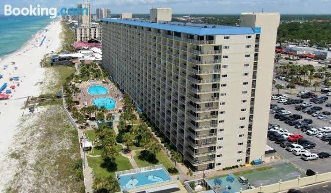 Emerald surf escape the summit escapes by sheila