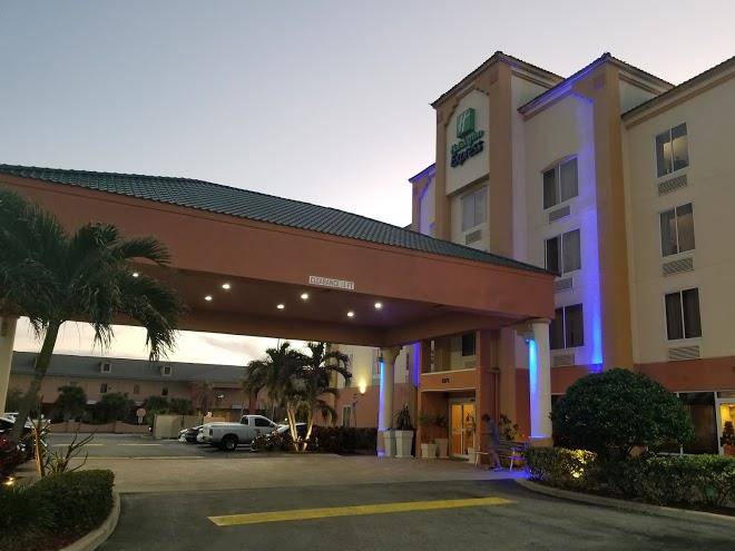 Holiday inn express & suites cocoa beach
