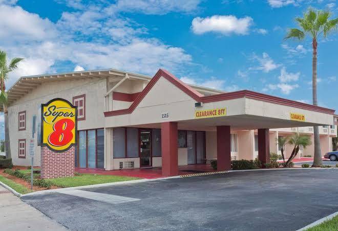 Super 8 by wyndham melbourne