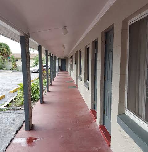 Three oaks motel