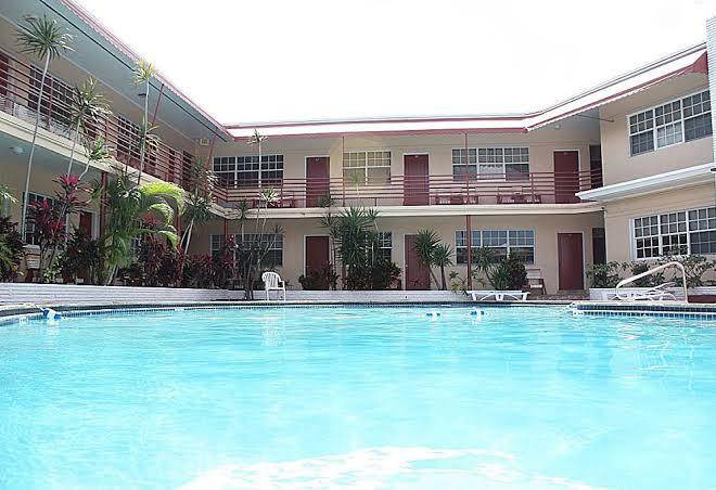 Beach & town motel