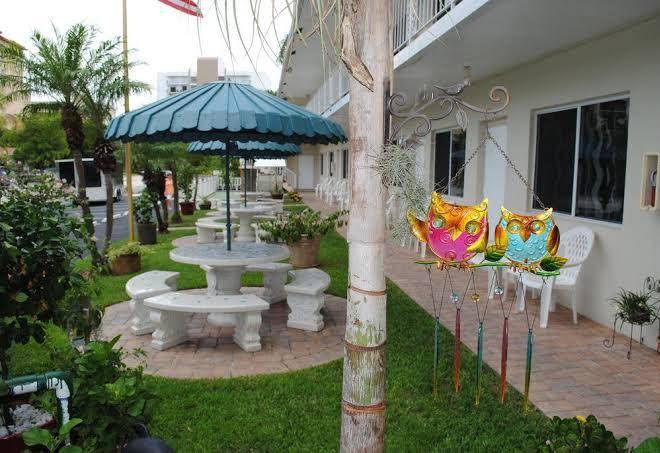 Dolphin motel