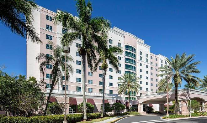 Doubletree By Hilton Hotel Sunrise Sawgrass Mills Image