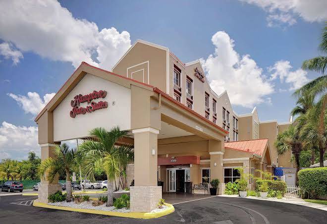Hampton inn & suites ft lauderdale airport south cruise port