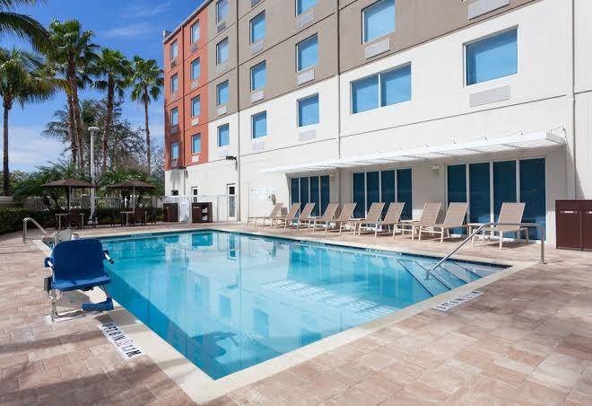 Holiday inn express & suites ft lauderdale airport cruise