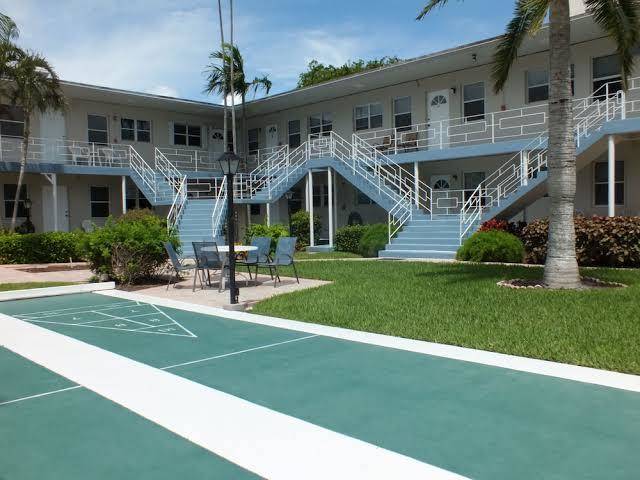 Holiday isle yacht club