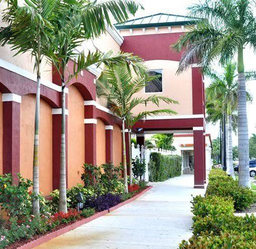 Plantation Inn Hotel & Lounge Image