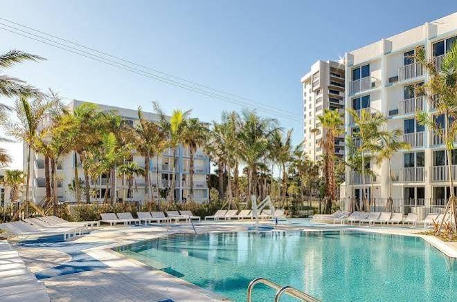 Plunge beach resort