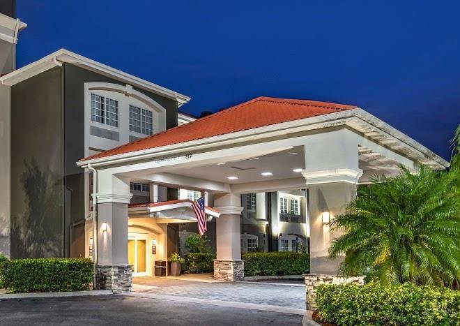 Comfort inn & suites