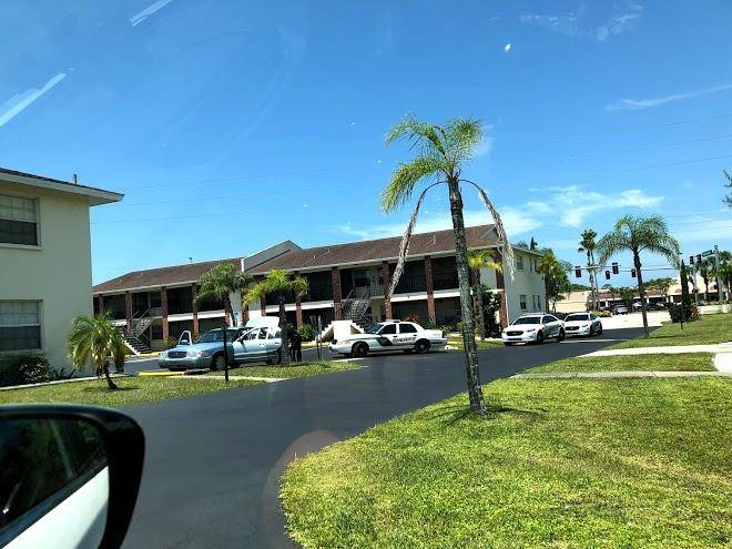 Palm manor condominiums