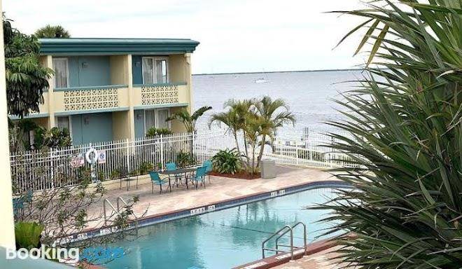 Pg waterfront hotel & suites