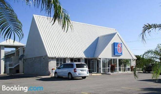 Studio 6 englewood fl