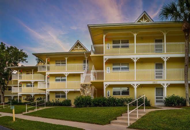 Charter Club Resort Of Naples Bay By Diamond Resorts Image