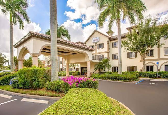 Hawthorn Suites By Wyndham Naples Image