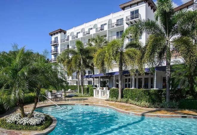 Inn at pelican bay