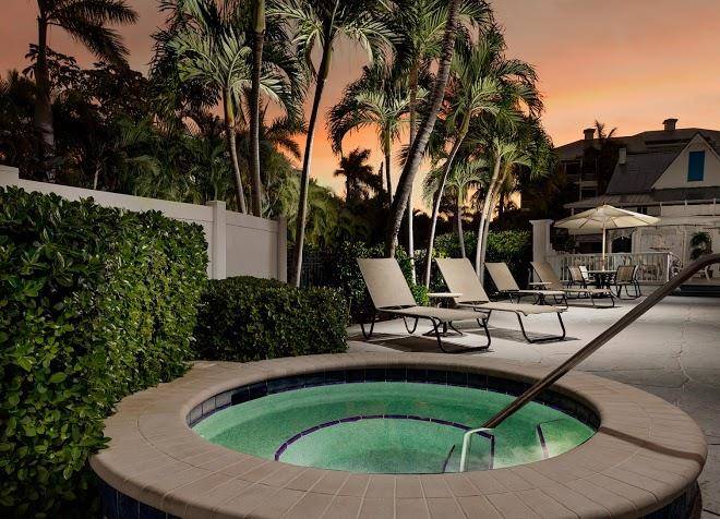 Olde marco island inn & suites