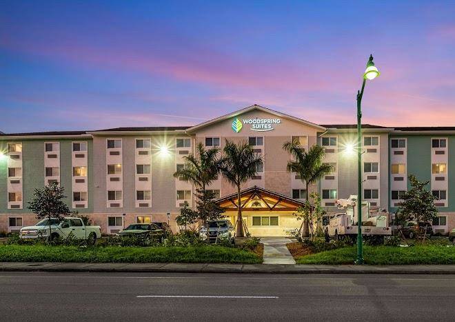 Woodspring suites naples west