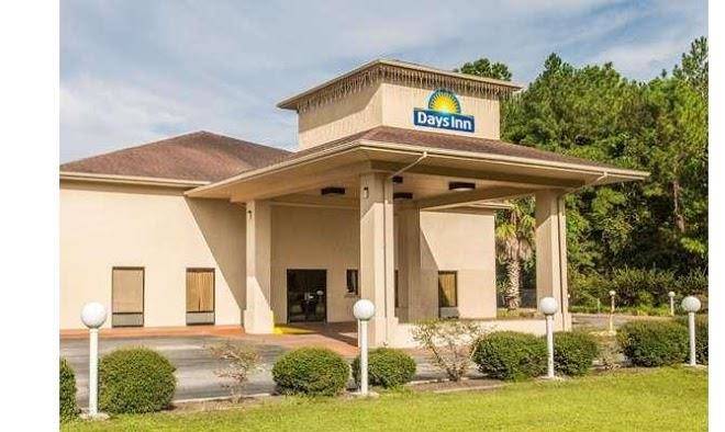 Days Inn By Wyndham Lake City I 10 Image