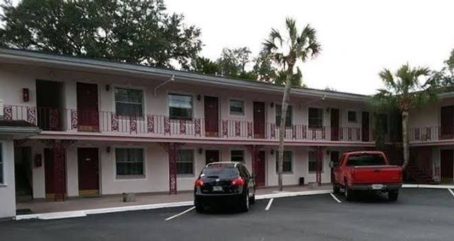 Carriage inn motel