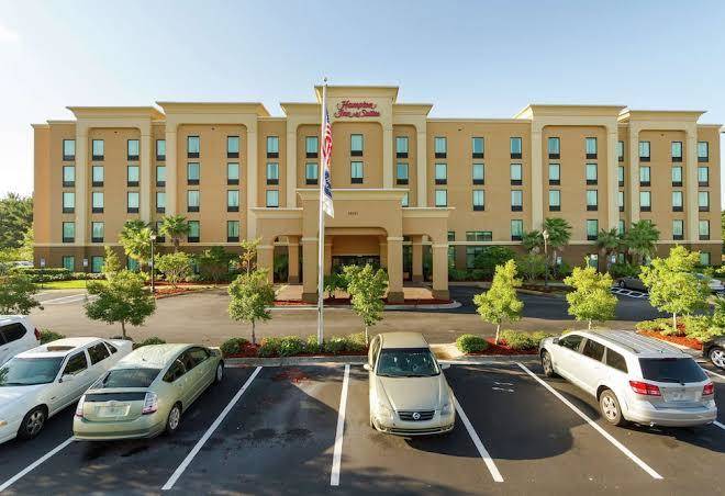 Hampton inn & suites jacksonville airport