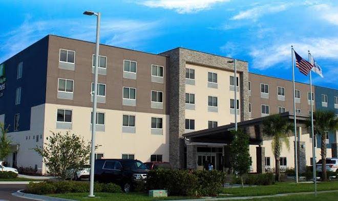 Holiday Inn Express & Suites Jacksonville W I295 And I10 Image