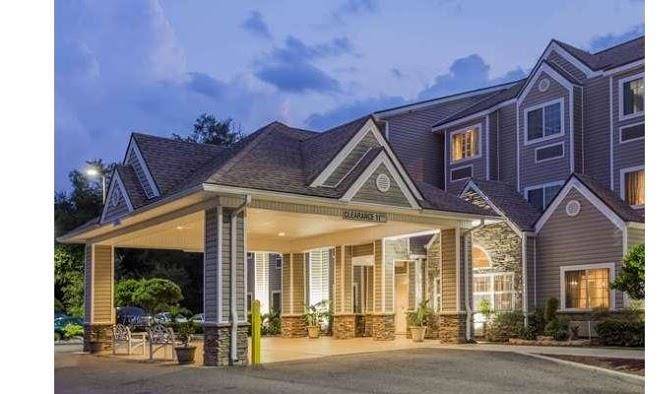 Microtel Inn & Suites By Wyndham Jacksonville Airport Image