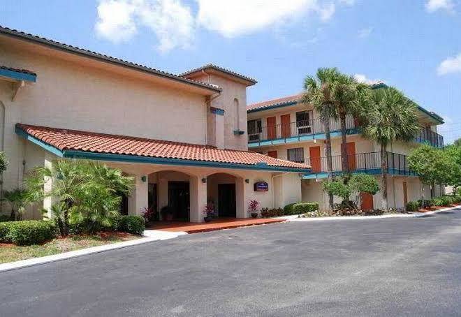 Tricove inn & suites