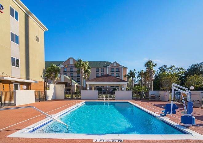 Candlewood suites pensacola university area