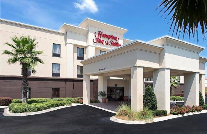 Hampton inn & suites pensacola i 10 north at university town plaza