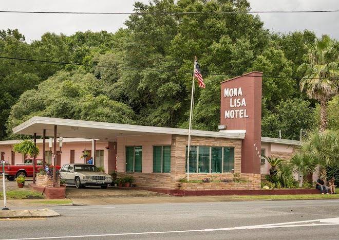 Mona lisa motel