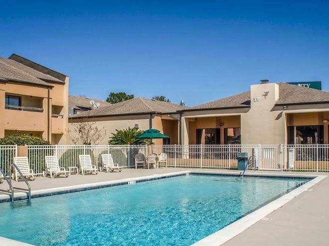 Quality inn & suites pensacola bayview