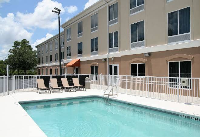 Holiday inn express & suites brooksville west