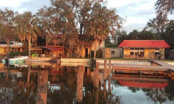 Dale's lakeside resort