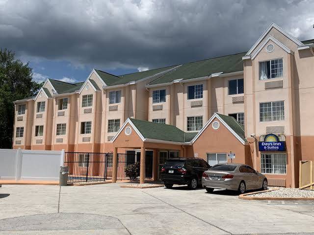 Days inn & suites by wyndham tampa raymond james stadium