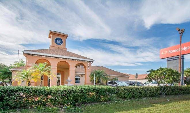 Econo lodge airport at rj stadium