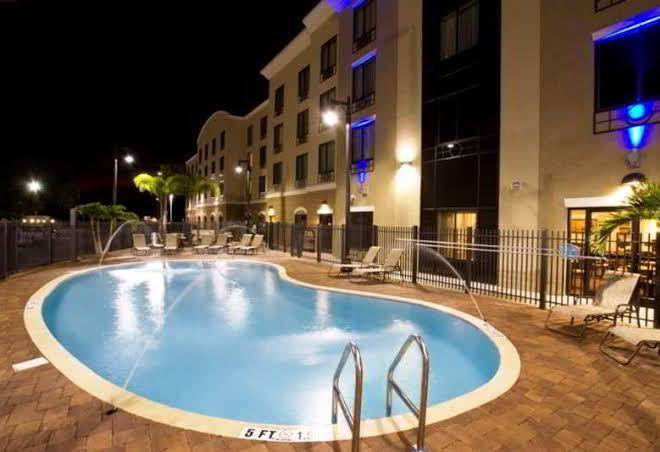 Holiday inn express & suites tampa usf busch gardens